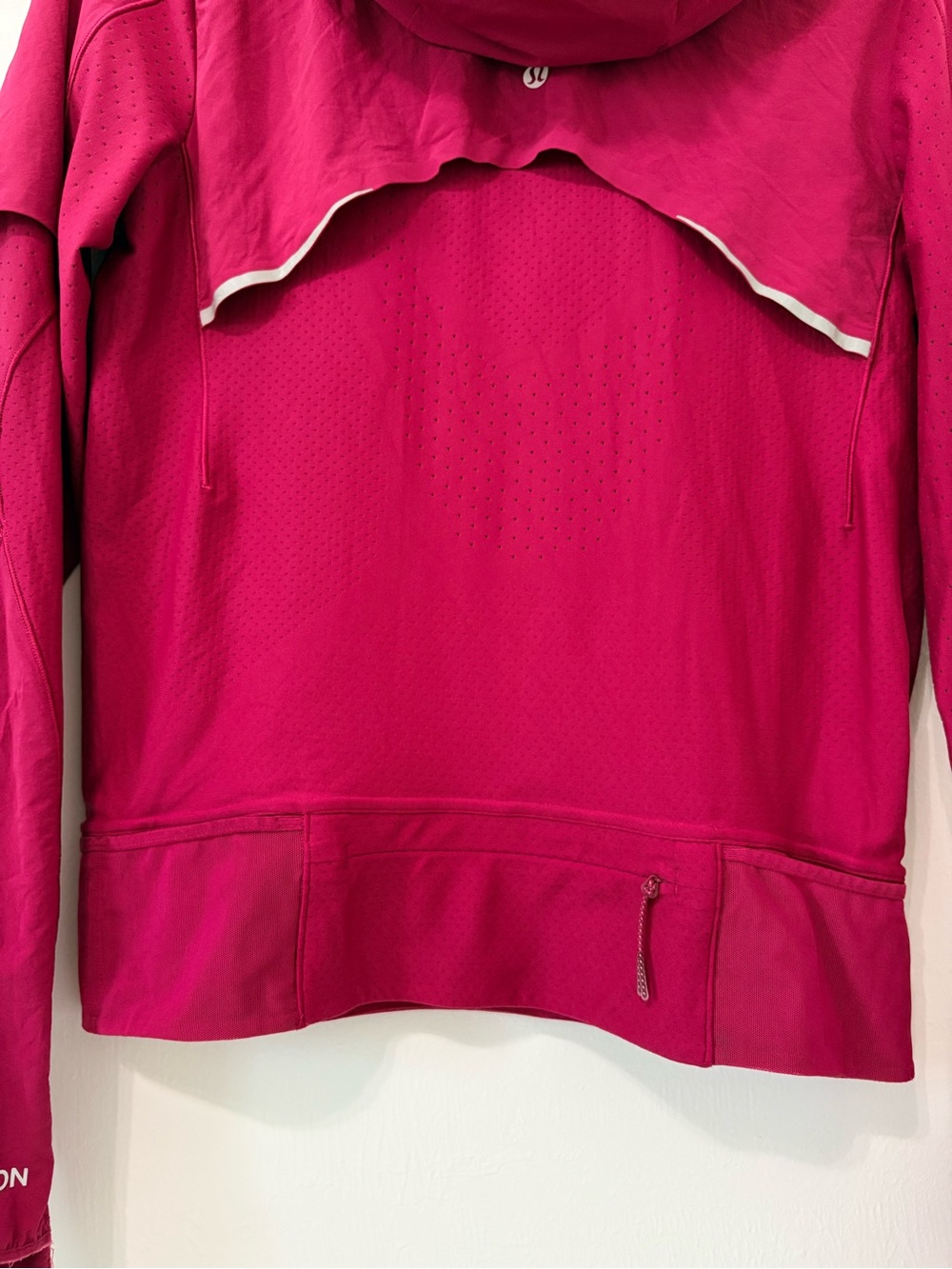 Lululemon SenseKnit Composite Running Jacket Size 6 Pomegranate EUC - Picture 8 of 14